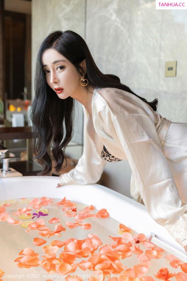 允薾  [XiuRen]高清写真图 2021.09.29 No.4020 允薾第68张图片